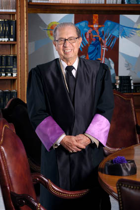 Dr. Hugo Álvarez Valencia