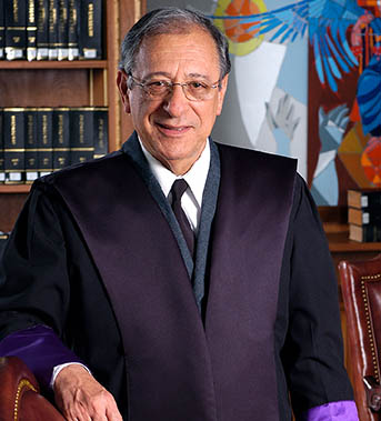 Dr. Rafael M. Luciano Pichardo